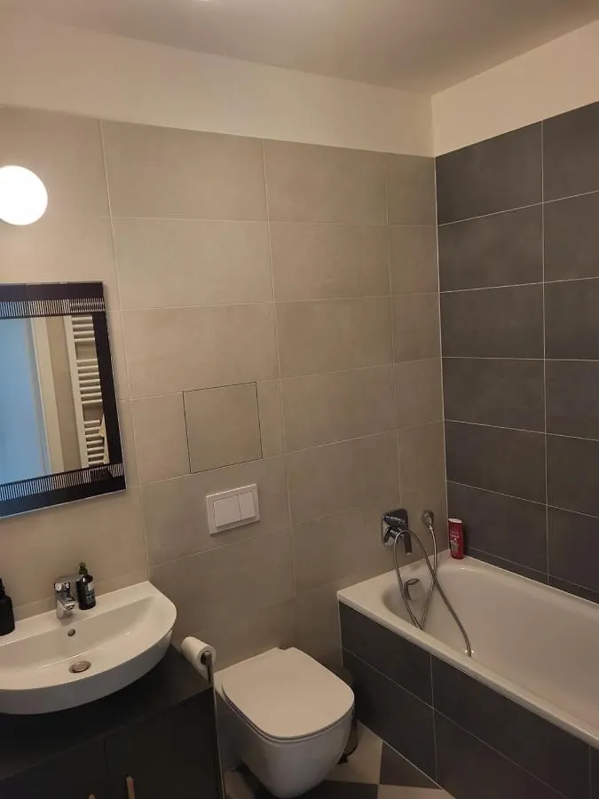 New Apartment In Karlin, Praha 8, Close To Center 프라하